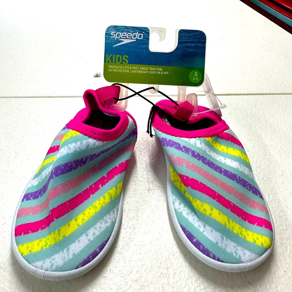 New Speedo Toddler Beach Booties - Striped size Small 5-6